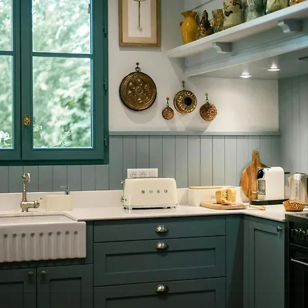 Between Bordeaux And Basque Coast * Сен-Жюльен-ан-Борн