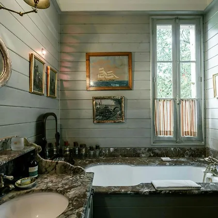 Between Bordeaux And Basque Coast