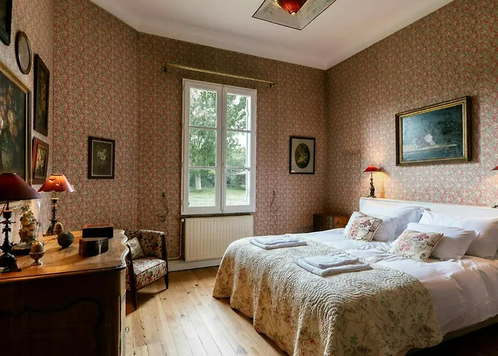 Between Bordeaux And Basque Coast 度假居